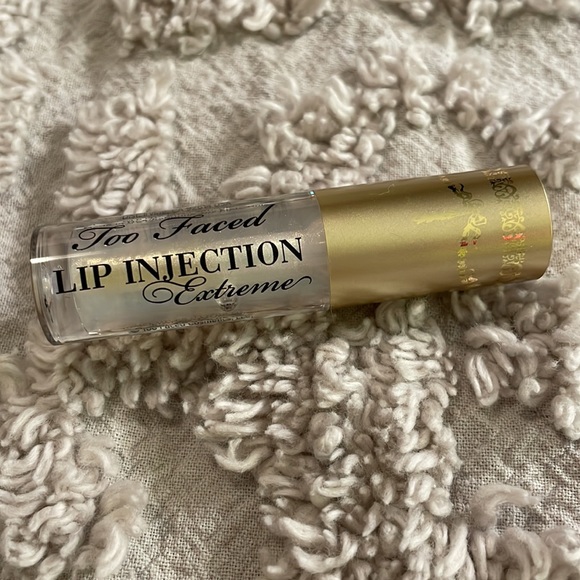 Too Faced Lip Injection Extreme Lip Plumper - Picture 3 of 9